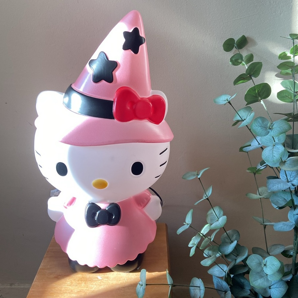 Hello Kitty Halloween Witch Blow Mold Lighted Yard Decor Gemmy Sanrio 22 Inch